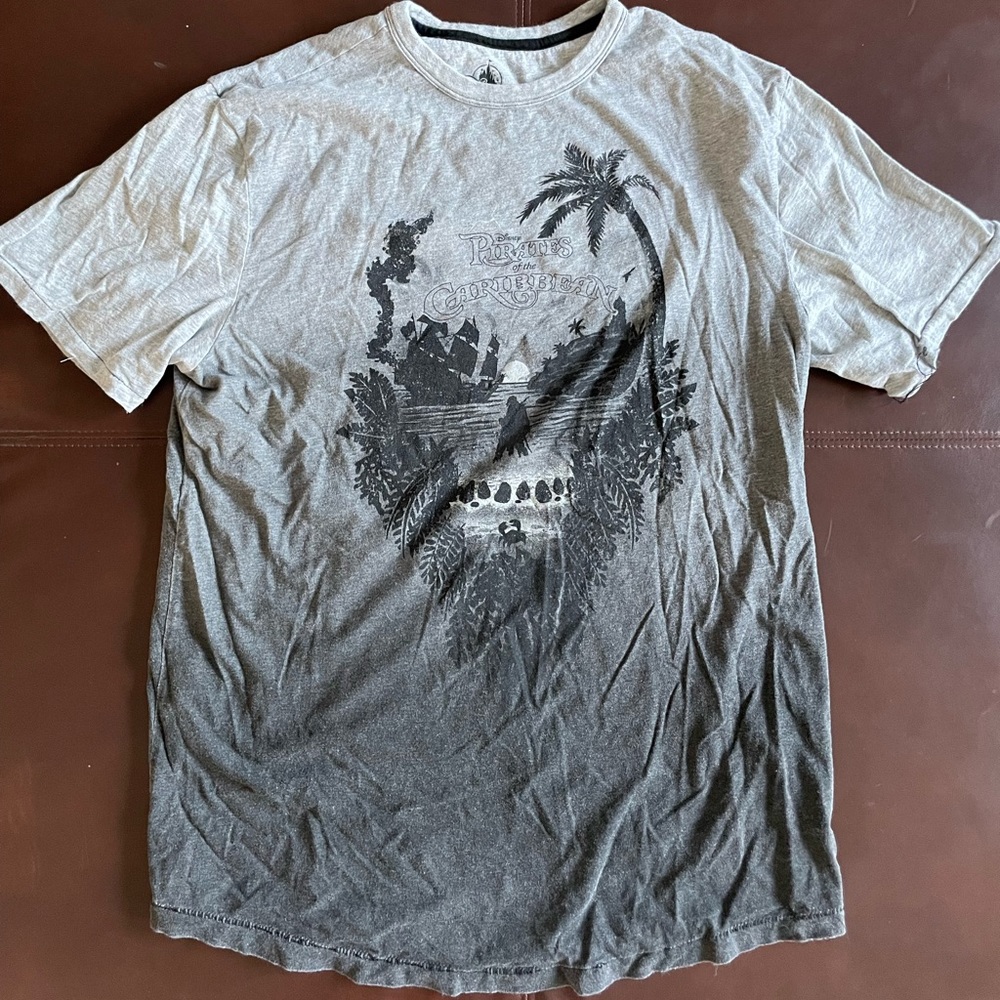 Disney Parks Pirates of the Caribbean men’s tee shirt